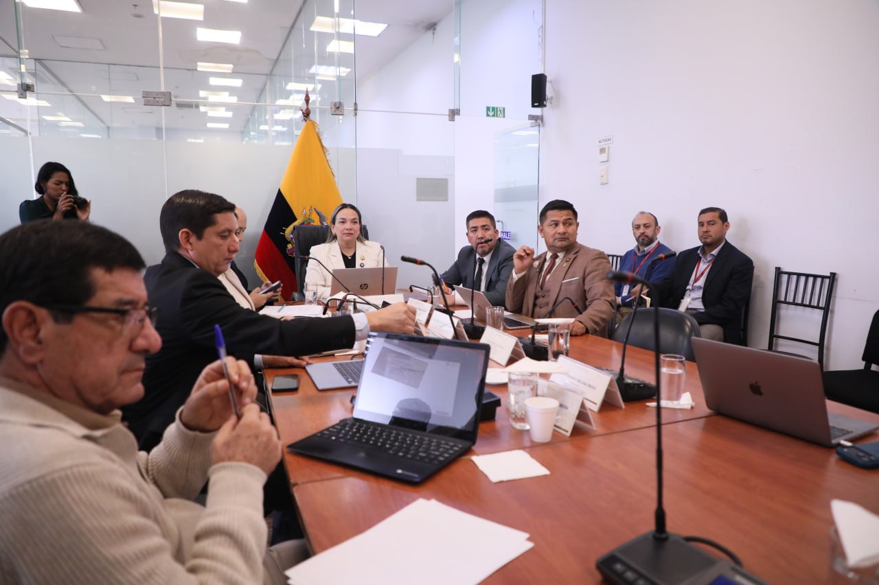 Docente de la ESPOCH plantea estrategias para fortalecer el desarrollo acuícola