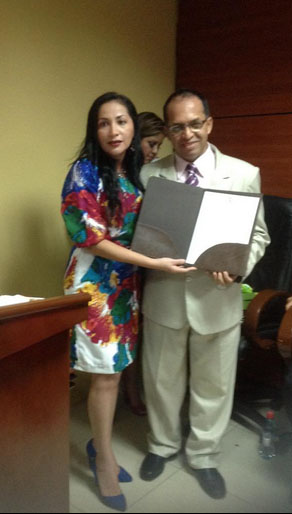 Junto al alcalde Andrés Macías