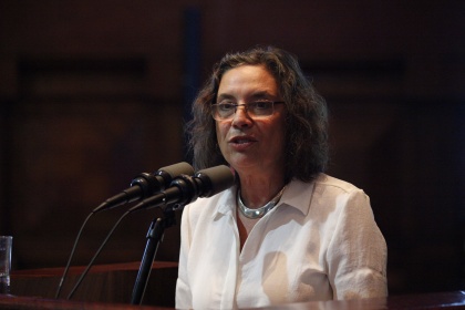 Alma Espino: relación mujer-economía ha mejorado, pero hay aspectos que siguen igual