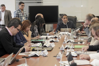 Establecen normativa para evitar incremento de precios de combustible y gas licuado