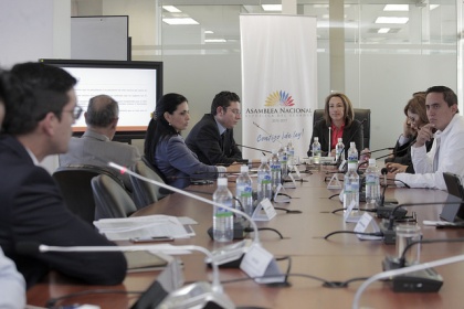 Uso de dinero electrónico bajo análisis en Comisión de Desarrollo Económico