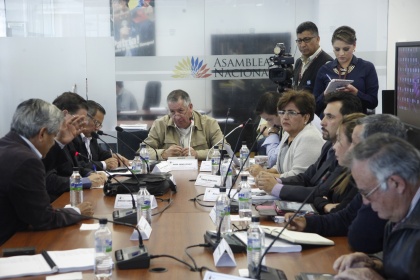 Comisión de Educación citará al rector de la Universidad Yachay