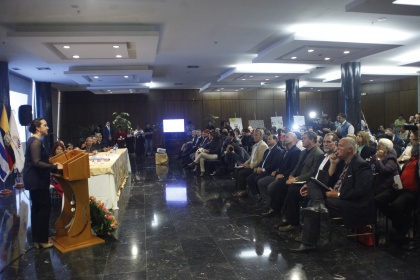 Asamblea rinde homenaje a héroes cubanos