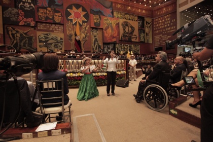 En la Asamblea artistas rinden homenaje a Manabí y Esmeraldas