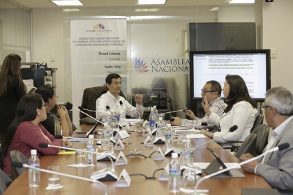 Director del Servicio Nacional de Contratación Pública acudirá a Comisión 8