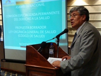 Asambleísta ecuatoriano dirige reunión del Parlatino