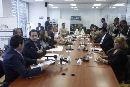 Comisión tripartita trabajará en política laboral para choferes