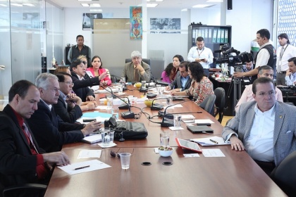 Comisión del Derecho a la Salud, recibe al Gerente General de ENFARMA E.P.