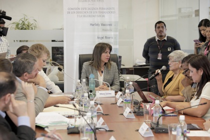 Comisión de Trabajadores analiza petición de educadoras comunitarias