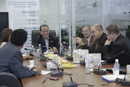Grupo Parlamentario Ecuador-Cuba se reunió con el comandante cubano Ramón Balaguer