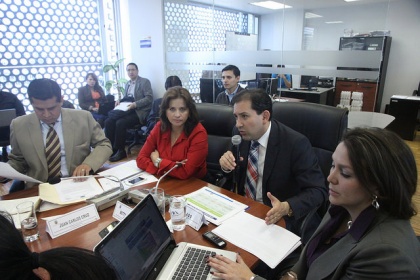 Trabajo no remunerado del hogar equivale al 15.41% del PIB: IESS