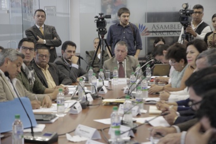 Hoy, Ministro de Educación hablará sobre la sectorización docente en la Asamblea