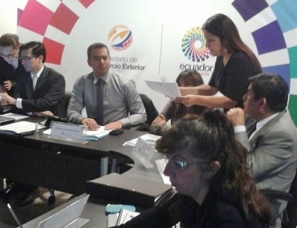 Asambleístas entregan propuesta para evitar impacto de regulaciones del 4x4