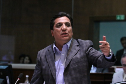 Bloque de Avanza propone reforma para normar abuso en cobro de tarifas aéreas 