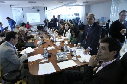 Delegados del ministro de Finanzas y de Senplades acuden a Comisión 8 