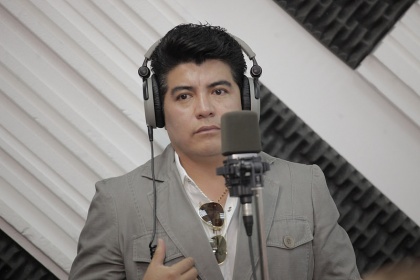Damnificados reciben apoyo y solidaridad de artistas populares