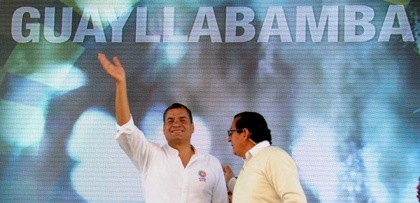 Presidente Correa suspende temperalmente tasa de $42 a envíos de paquetería 4x4