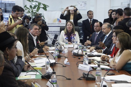 Fondo del Magisterio se nutrió con aportes públicos: Richard Espinosa