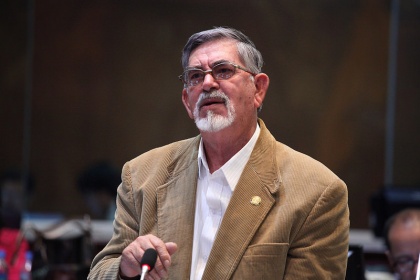 Asambleísta Nelson Serrano