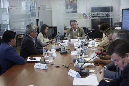 Comisión de Educación analizará situación del área de formación artesanal