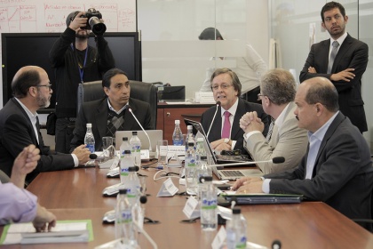 Tributos responden a un problema crítico de salud en Ecuador: Ministro de Industrias