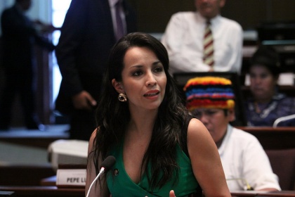 Diálogos son una herramienta permanente para solucionar conflictos: Verónica Arias