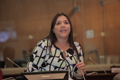 Alejandra Vicuña plantea precisar definición de latifundio para mejorar beneficios