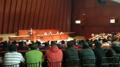 Vintimilla recibe apoyo para regular busetas de servicio ejecutivo interprovincial