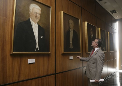 La Galería de Presidentes de la Función Legislativa entrará en una fase de revisión técnica e histórica con la asesoría de Enrique Ayala