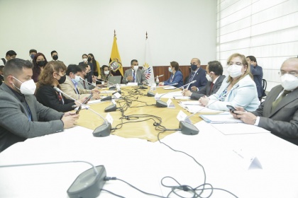 Comisión analiza con autoridades de Gobierno denuncia de atentado informático a CNT