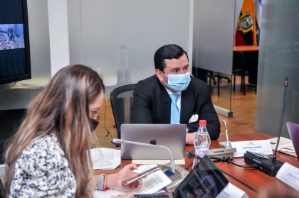 Director del Registro Civil rinde cuentas ante la Comisión de Transparencia sobre servicios a la ciudadanía