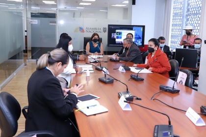 Comisión intensifica el estudio de la Ley de Educación Intercultural