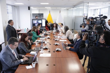 Finanzas y SRI explicaron el contenido de la Proforma 2024, que prevé un crecimiento de 0,8 del PIB
