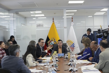 En Comisión de Salud el Presidente del Consejo Directivo del IESS informó sobre deuda con los prestadores externos