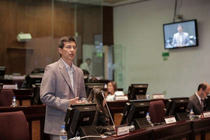 Con la presencia del colectivo Deudores de Buena Fe, el Pleno de la Asamblea Nacional inició el segundo debate del proyecto urgente, sobre la restructuración de deudas de la banca pública, cerrada y gestión del sistema financiero nacional y régimen de valores, que según Virgilio Hernández, ponente del informe y presidente de la Comisión de Régimen Económico, permite a miles de personas honrar sus obligaciones.