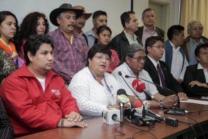 Lilia Durán, Presidenta de la Comisión de los Trabajadores, y organizaciones sociales llaman a la defensa de la paz y la democracia