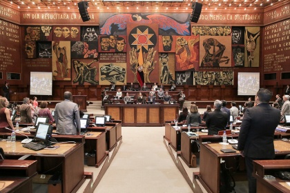 Cinco temas se resolverán mañana en el Pleno. Piden presencia del Secretario del Senescyt 