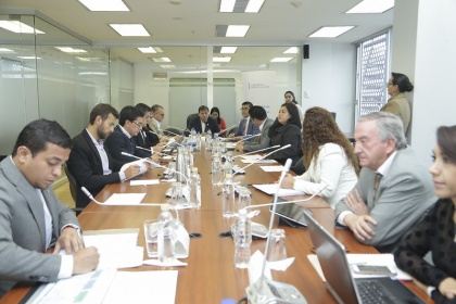 Garantizar eficiencia y oportunidad en los servicios, preocupación de Comisión del Derecho a la Salud