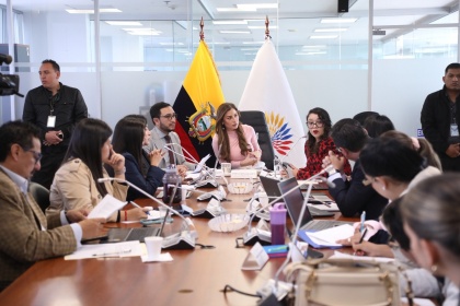 Comisión de Relaciones Internacionales, SERCOP, dquisición de 60 trolebuses eléctricos,