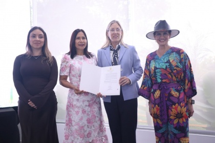 Sesión 076 del PLeno de la Asamblea, Samborondón, Guayas, reconocimiento a Mujeres