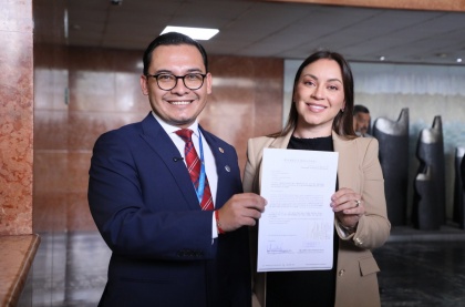proyecto de ley que propone declarar el 11 de septiembre de 1830 como el “Día del Ecuador”, Mishel Mancheno y Keevin Gallardo,