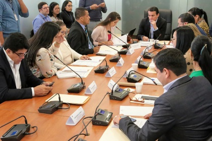 Comisión de Soberanía Alimentaria recibirá a delegados del sector apícola y porcicultor 