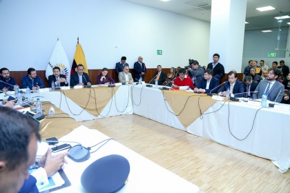 Piden que Contraloría realice auditoría especial por cupos de transporte terrestre en Galápagos